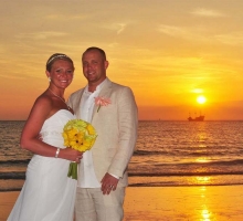 Themed Florida beach weddings - shades of yellow