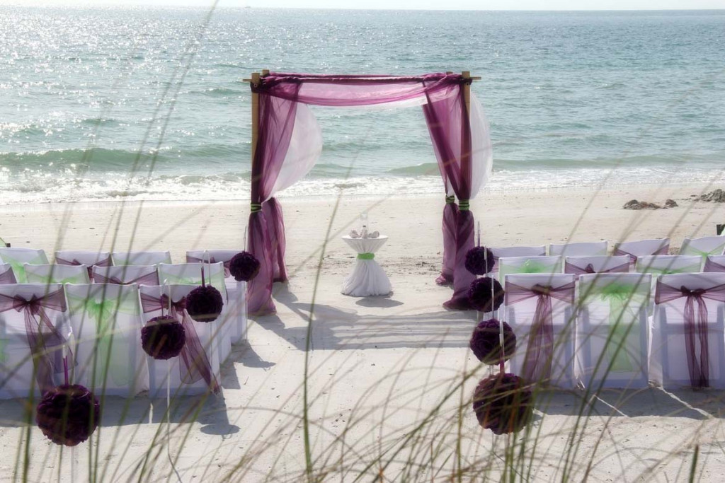 Weddings on a Florida beach