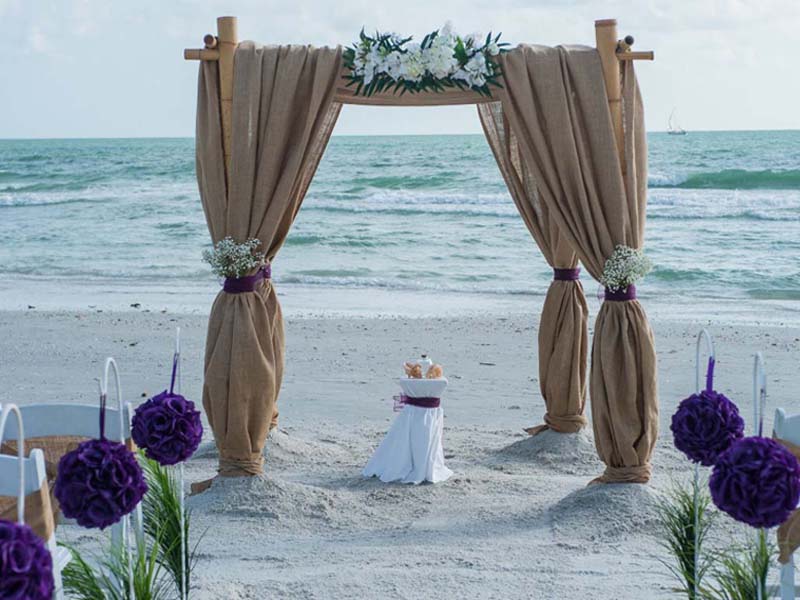 Burlap beach wedding theme
