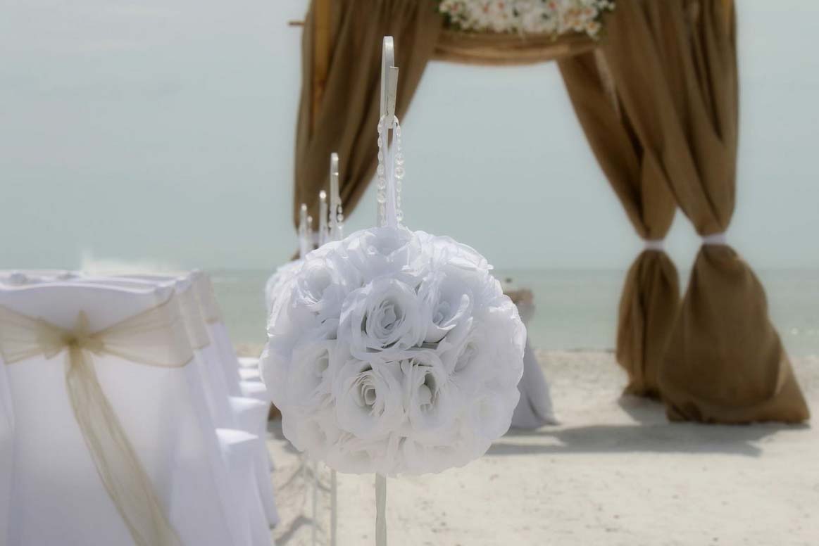 Burlap beach wedding theme